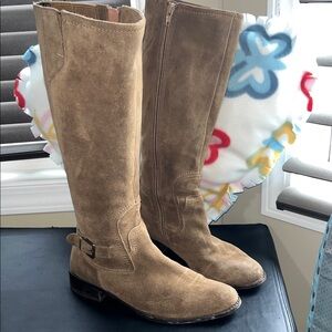 Vero Cuoio Suede Knee-High Boots in Tan